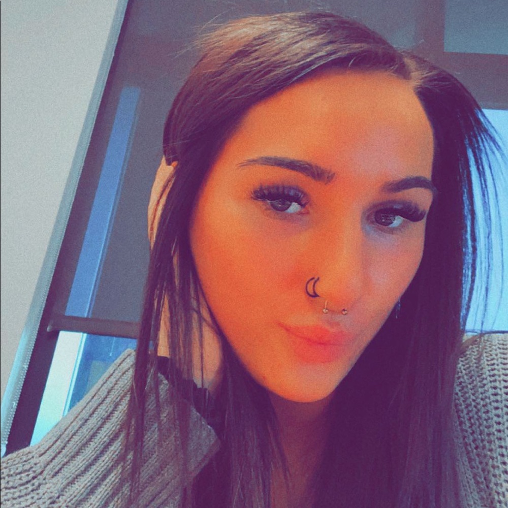 Meet your Posher, Ashlyn